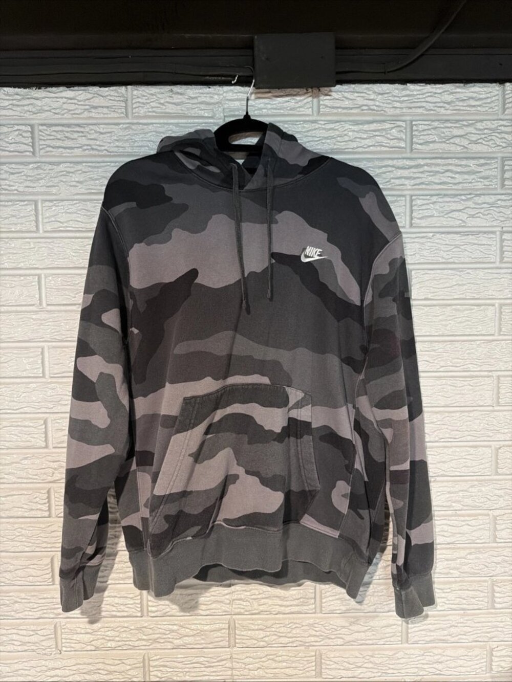 NIKE Dark Camo Hoodie Y2K Embroidered Logo Sweatshirt Men’s Medium